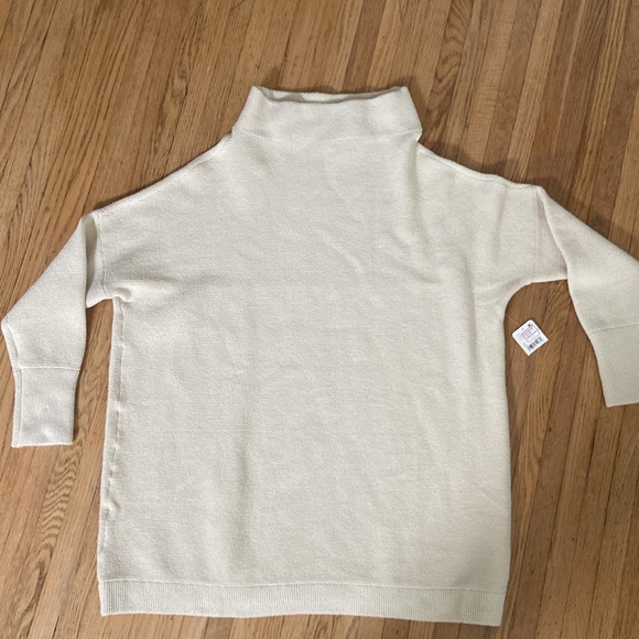 NWT Free People Ottoman in Parchment - Picture 5 of 8